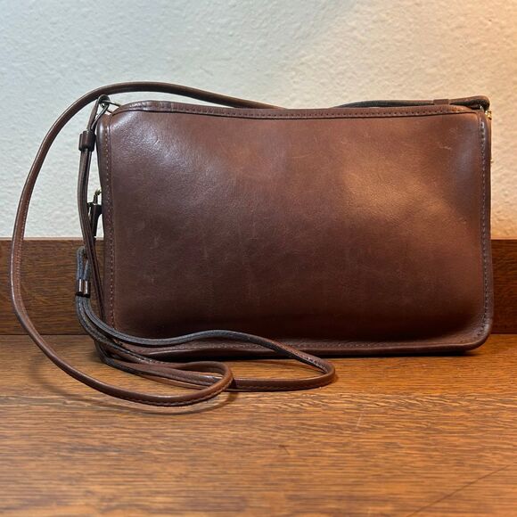 COACH Vintage 70’s NYC 9455 Basic Bag Zippered Clutch Leather Bag Purse - Picture 1 of 8